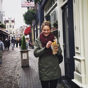 Meet your Posher, Holly